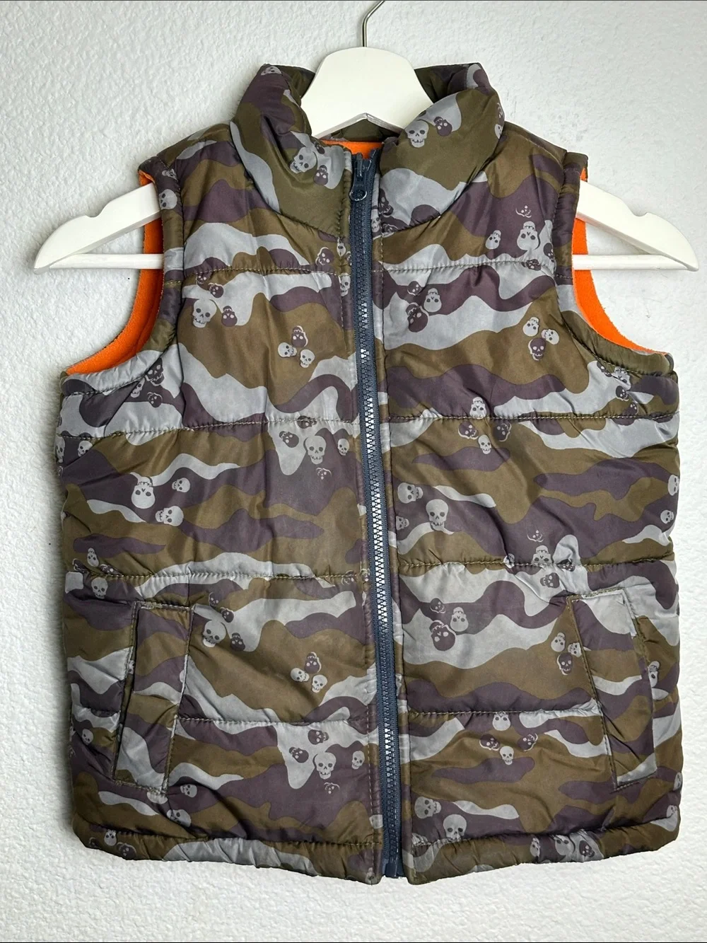 Old Navy Camo Skulls Puffer Vest Orange Lined Full Zip Youth Kids Size XS 5